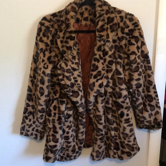 Faux Leopard print coat - Picture 1 of 5
